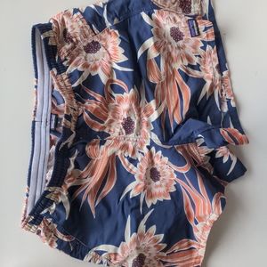 Patagonia Women's Baggies shorts, size M